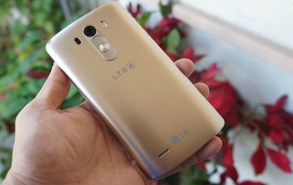 LG G3 2 Sim Dual LTE D858 thiết kế mặt lưng