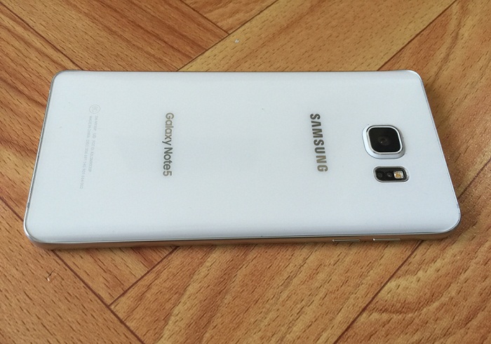 mat-sau-Samsung-Galaxy-Note-5