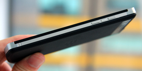 Porsche Design P 9982 Phien Bản Hạng Sang Của Blackberry