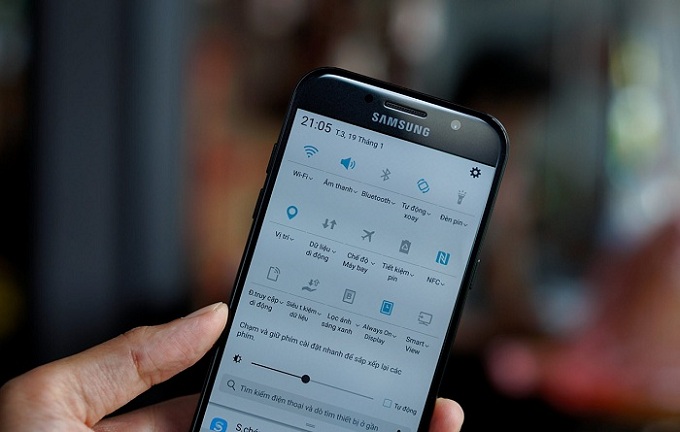 galaxy-a5-2017-duoc-trang-bi-kha-nang-chong-bui-va-nuoc-chuan-ip68