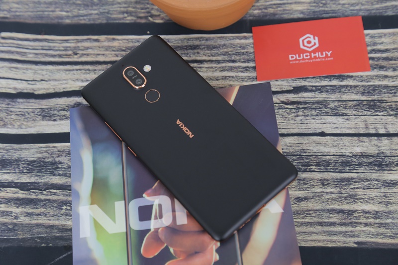 nokia 7 plus đánh giá thiết kế