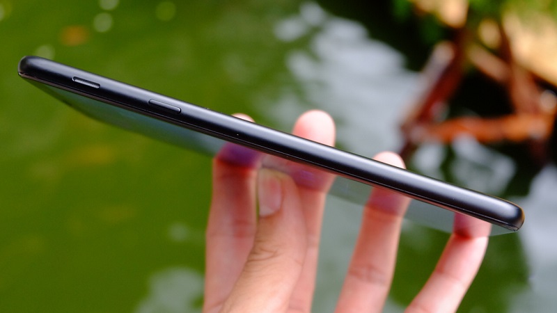samsung galaxy a6 plus cạnh phải 