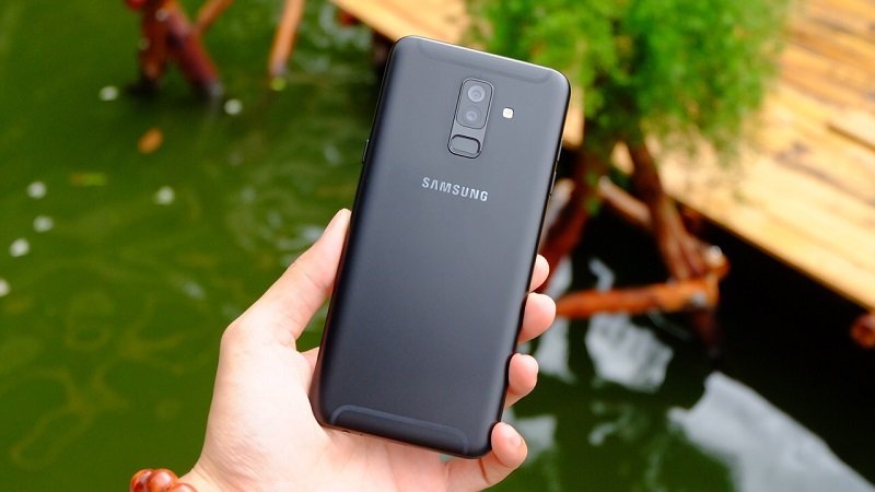 samsung galaxy a6 plus mặt sau 