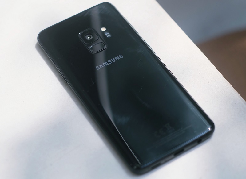 samsung galaxy s9 cũ thiết kế mặt lưng