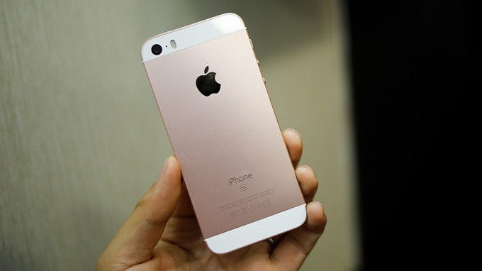 iphone-se-16gb-troi-bao-hanh-gia-bao-nhieu-duchuymobile