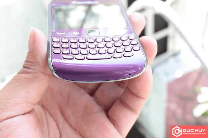 Canh-duoi-BlackBerry-Curve-9360-Duchuymobile