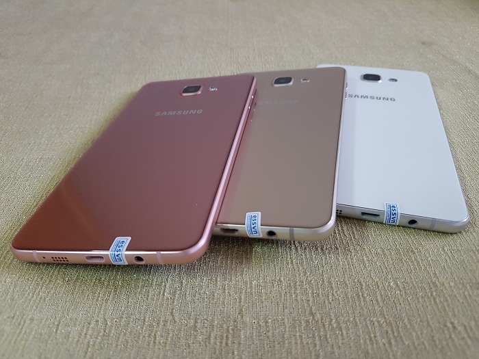 Samsung Galaxy A9 và iPhone 6 1