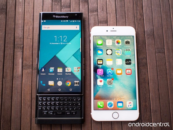 man-hinh-blackberry-priv-vs-iphone-6s-plus
