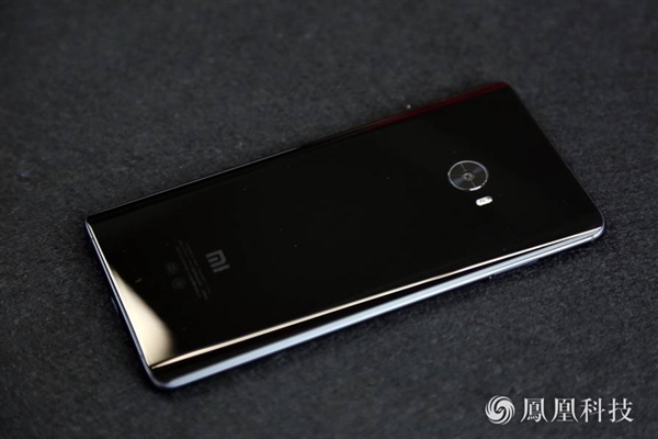Mặt sau Xiaomi Mi Note 2