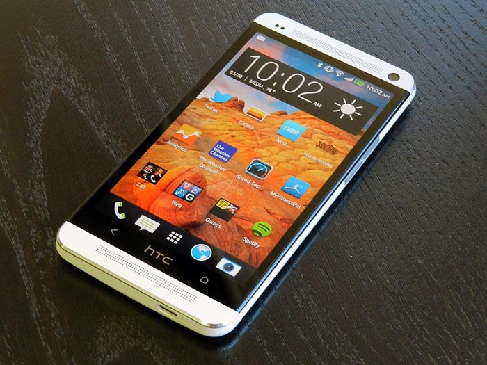 màn hình HTC One M7