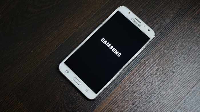 Mua Samsung Galaxy J5