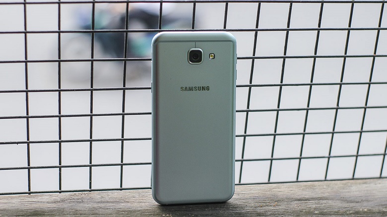 Trên tay Samsung Galaxy A8 2016 