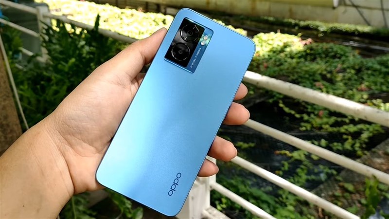 Trên tay OPPO A77 5G