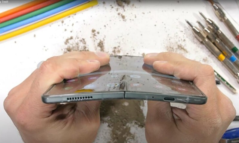 bẻ cong Samsung Galaxy Z Fold3 5G