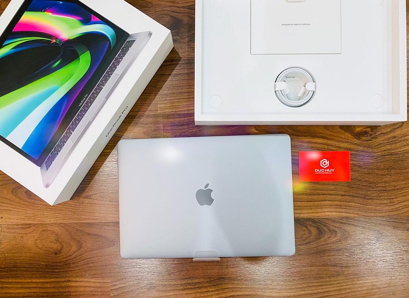 thiết kế MacBook Pro M1 13 inch 2020