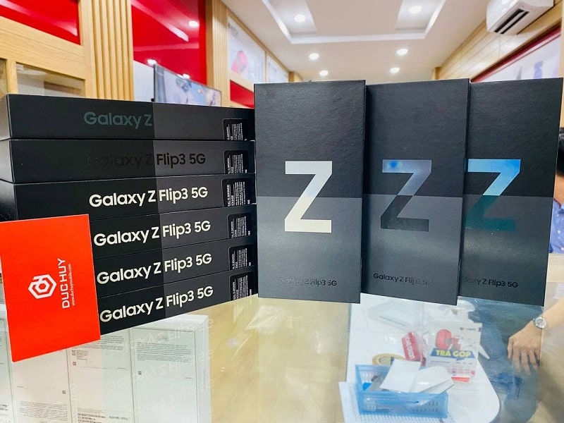 Điện thoại Samsung Galaxy Z Flip 3 5G