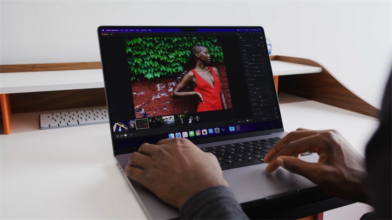 Thao tác Macbook M1 MAX