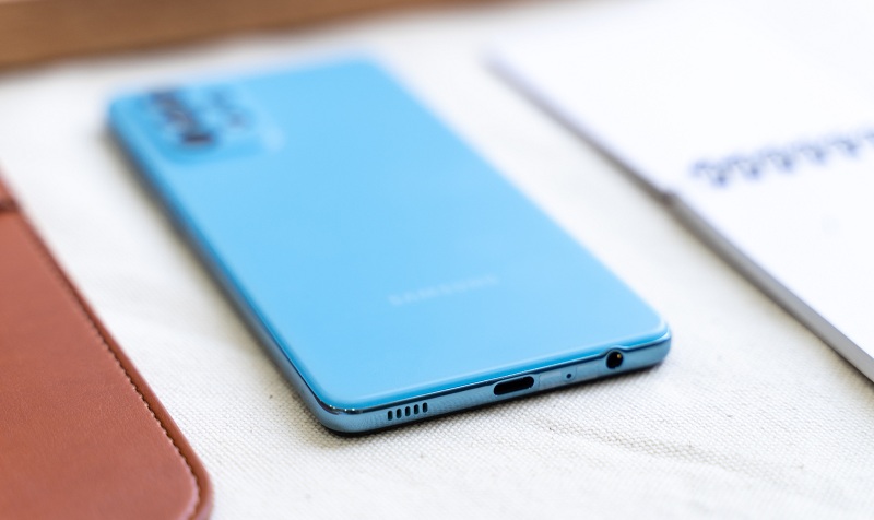 cạnh dưới Samsung A52