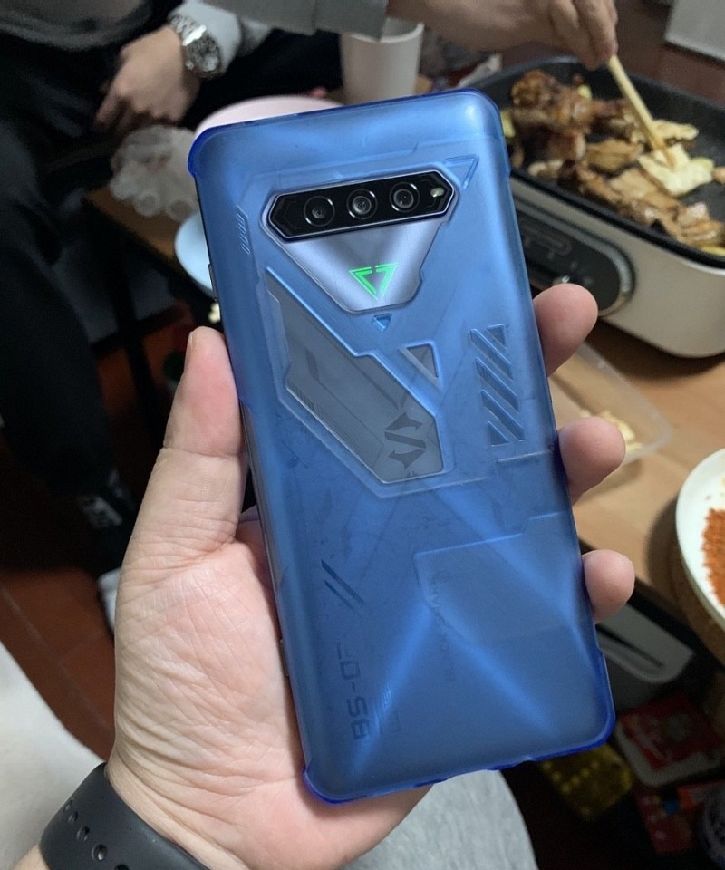 Trên tay Xiaomi Black Shark 4