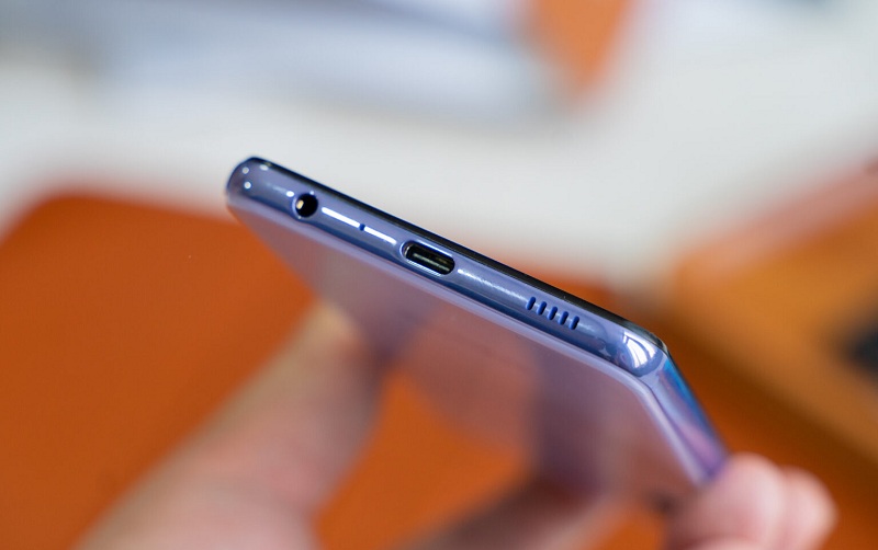 cạnh dưới Samsung Galaxy A32