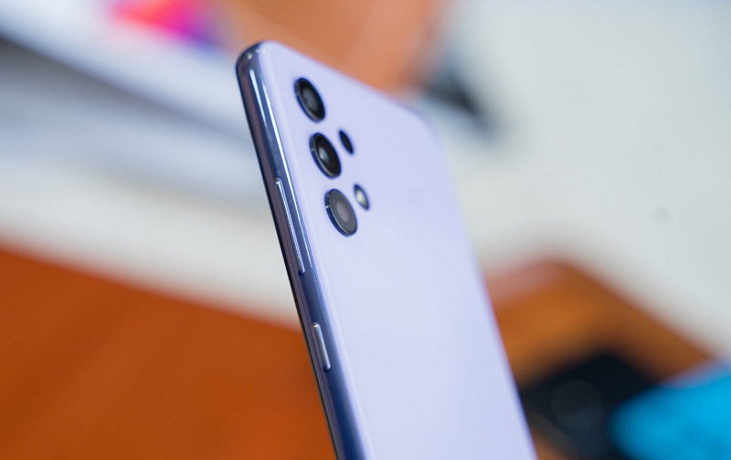 cạnh phải Samsung Galaxy A32