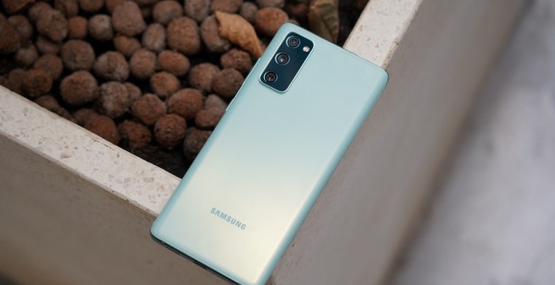 ngoại hình Galaxy S20 FE Snapdragon 865
