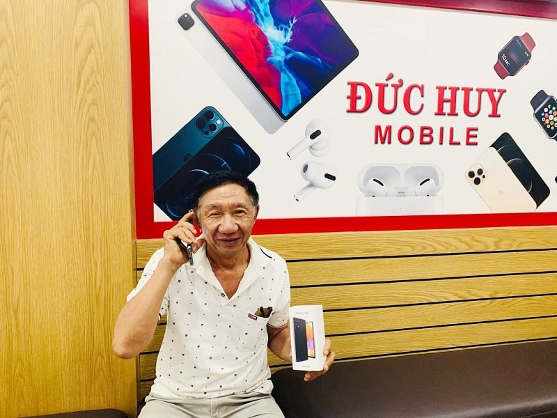 khách mua Galaxy A32