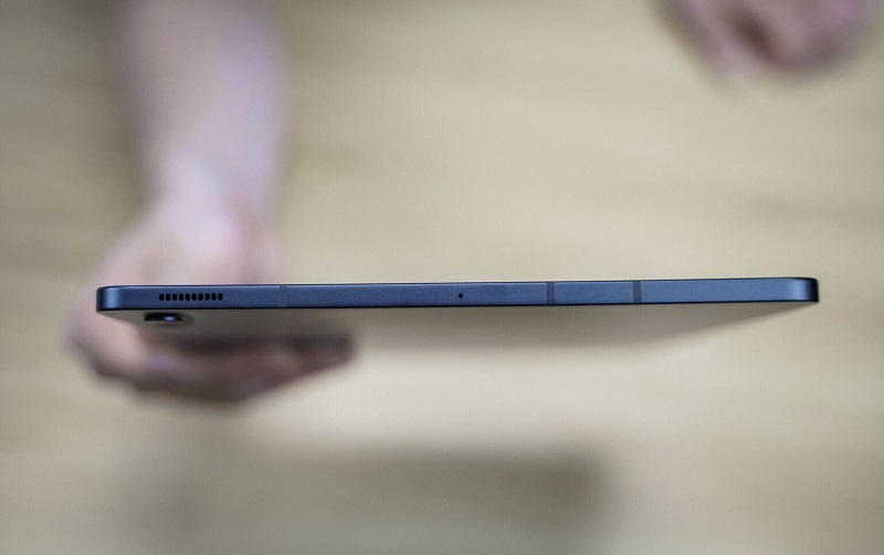 Cạnh bên Galaxy Tab S7 FE