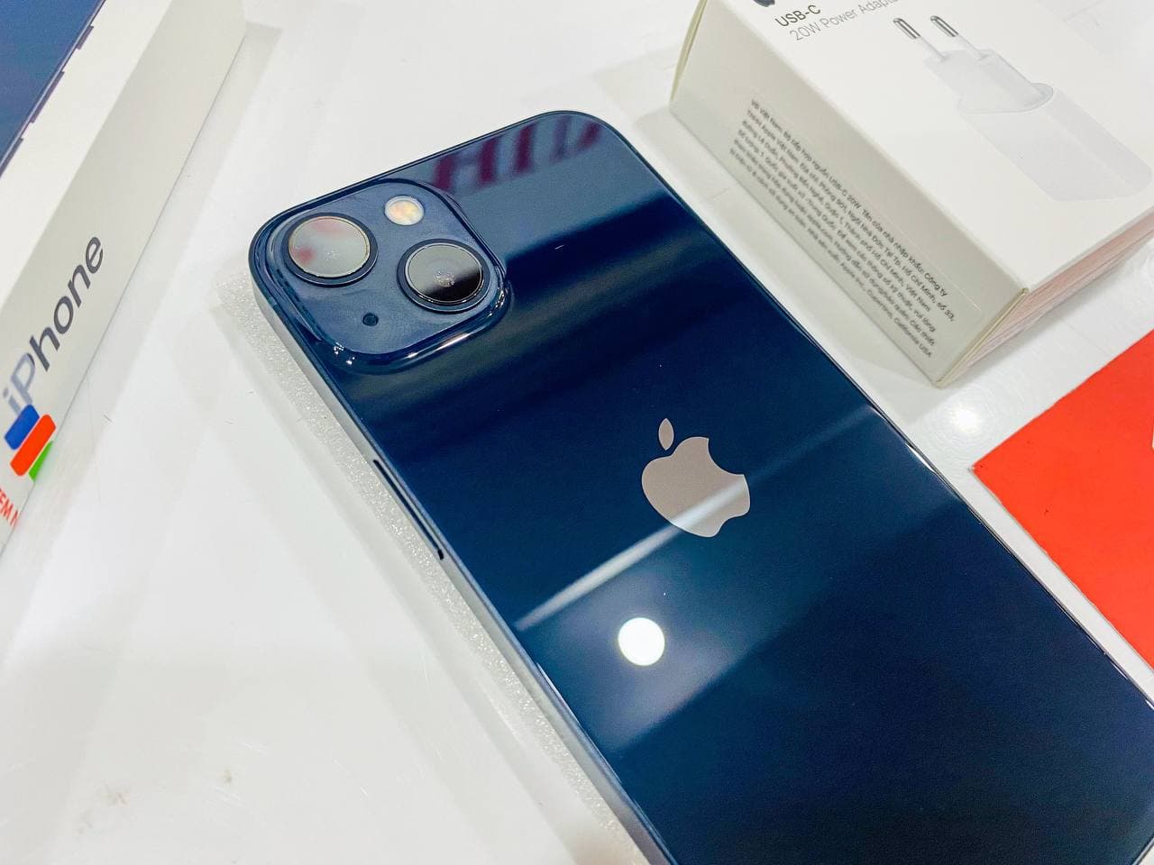 Thiết kế iPhone 13