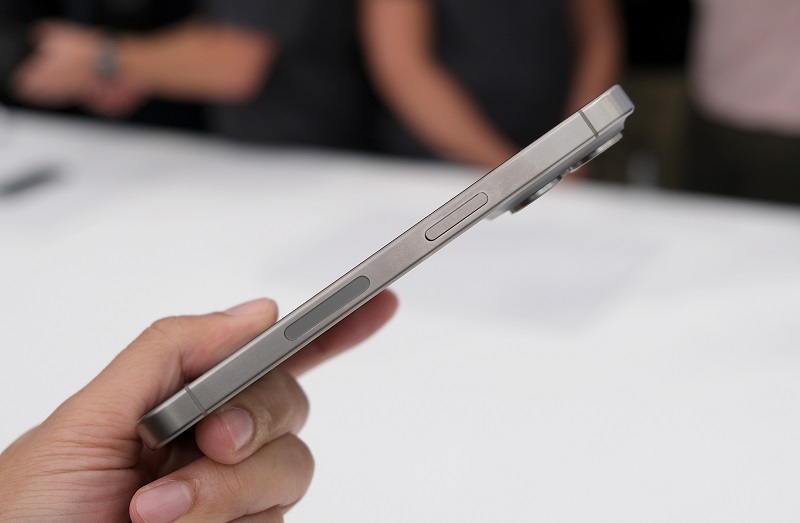 iPhone 15 Pro Max dài bao nhiêu cm
