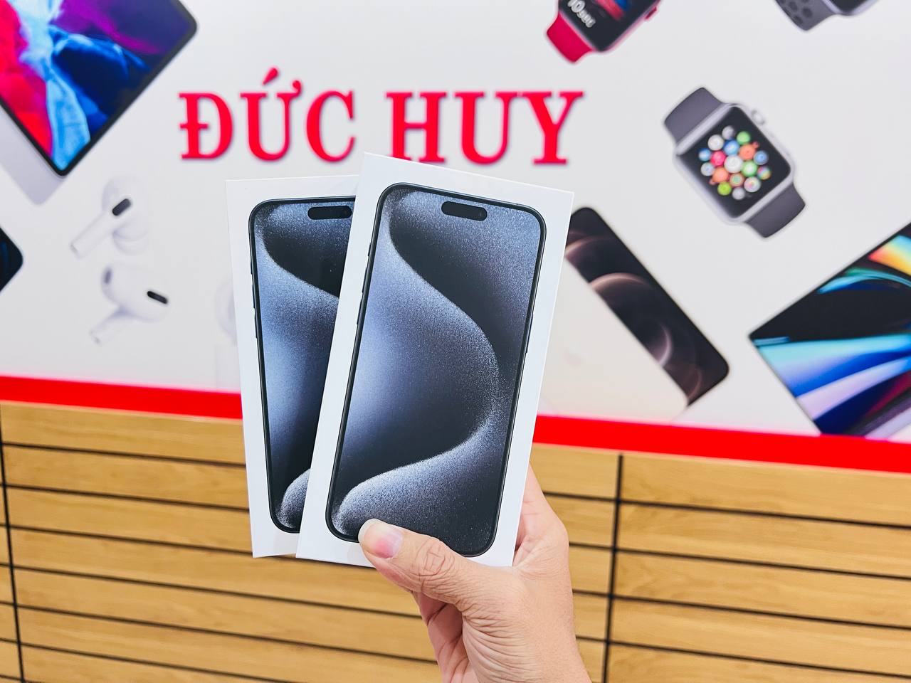 iPhone 15 Pro Max sẵn hàng