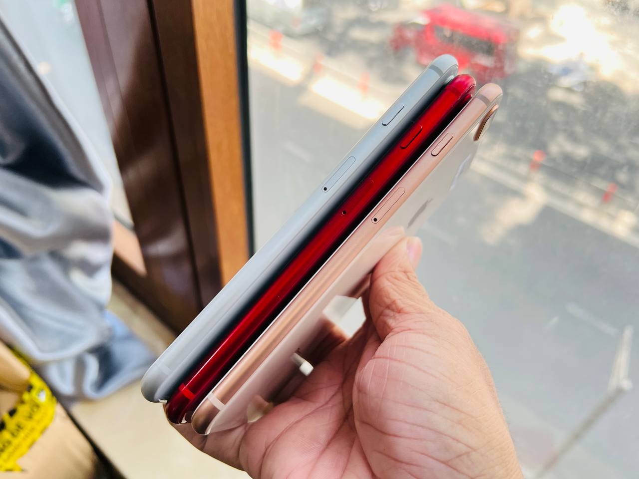 cạnh iPhone 8 Plus 64GB