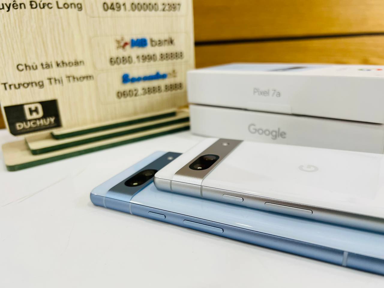 cạnh Google Pixel 7a