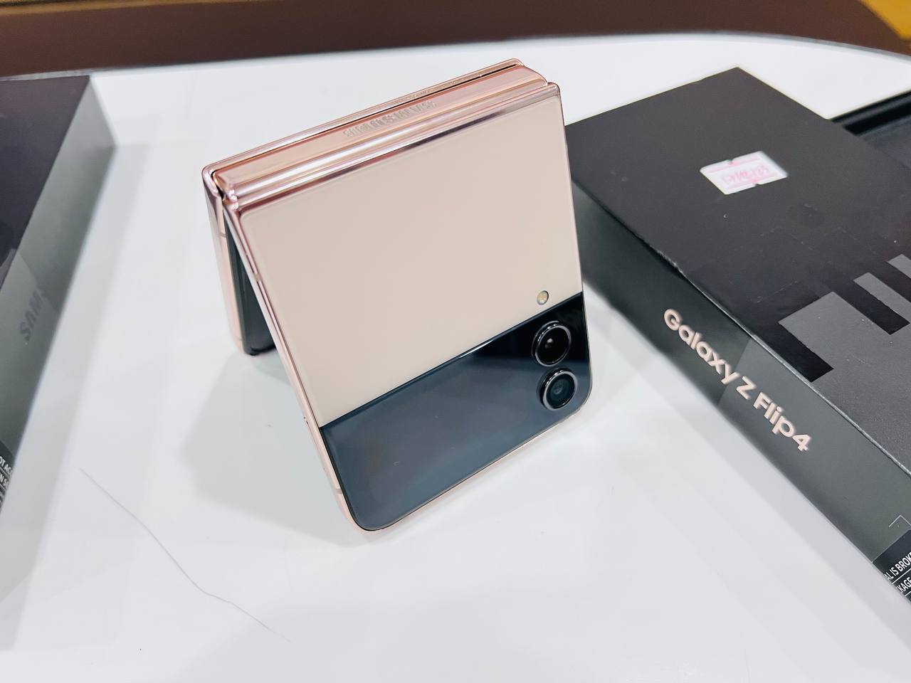 Camera Galaxy Z Flip4 5G 256GB Trôi Bảo Hành