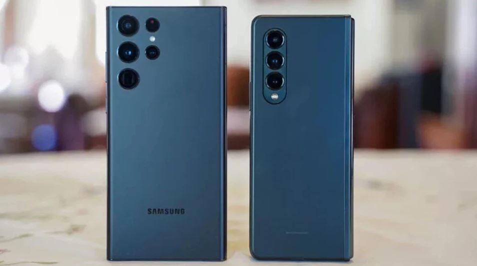 So sánh Samsung Galaxy S22 Ultra vs Galaxy Z Fold3 