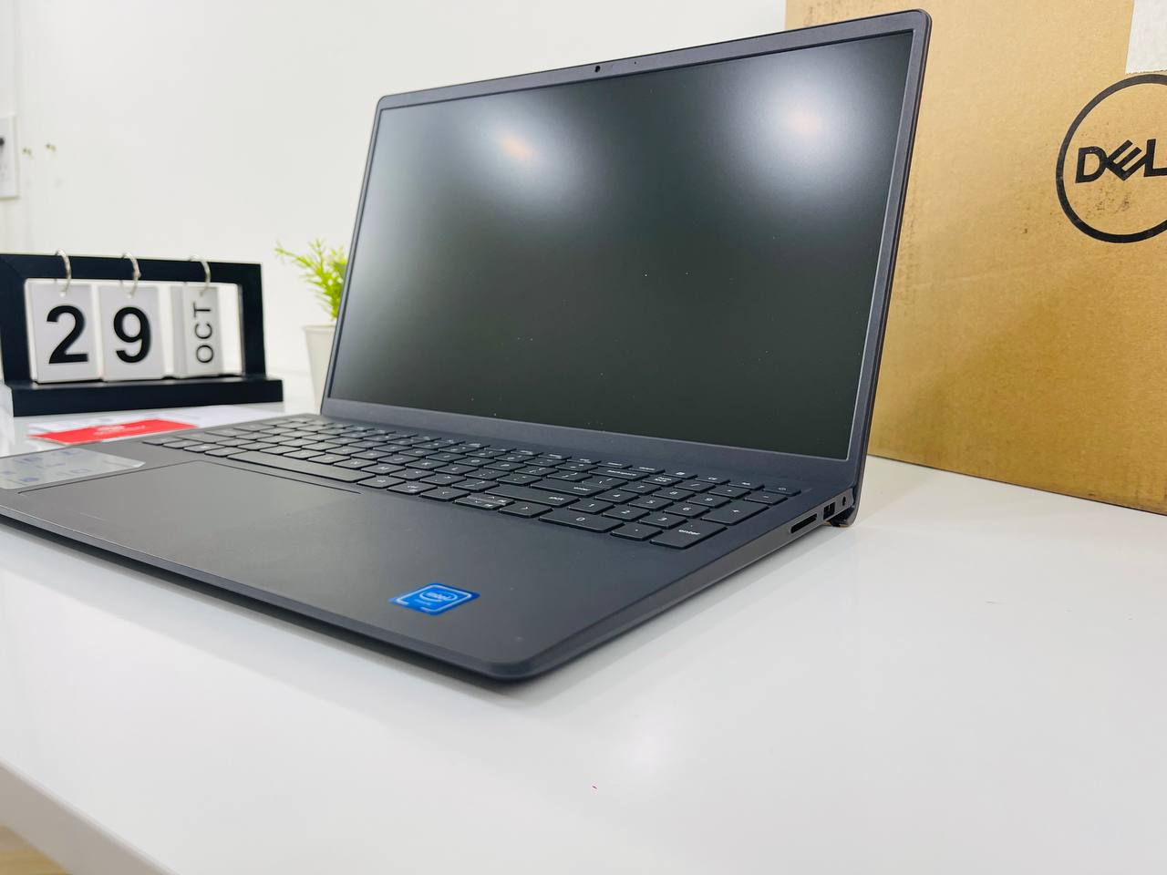 cạnh Dell Inspiron N3510