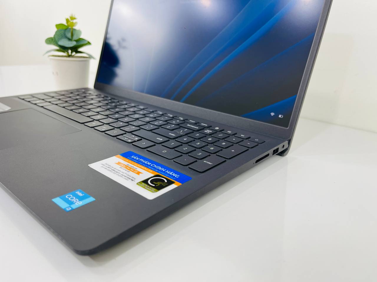 cạnh phải Dell Inspiron N3511/Core i3