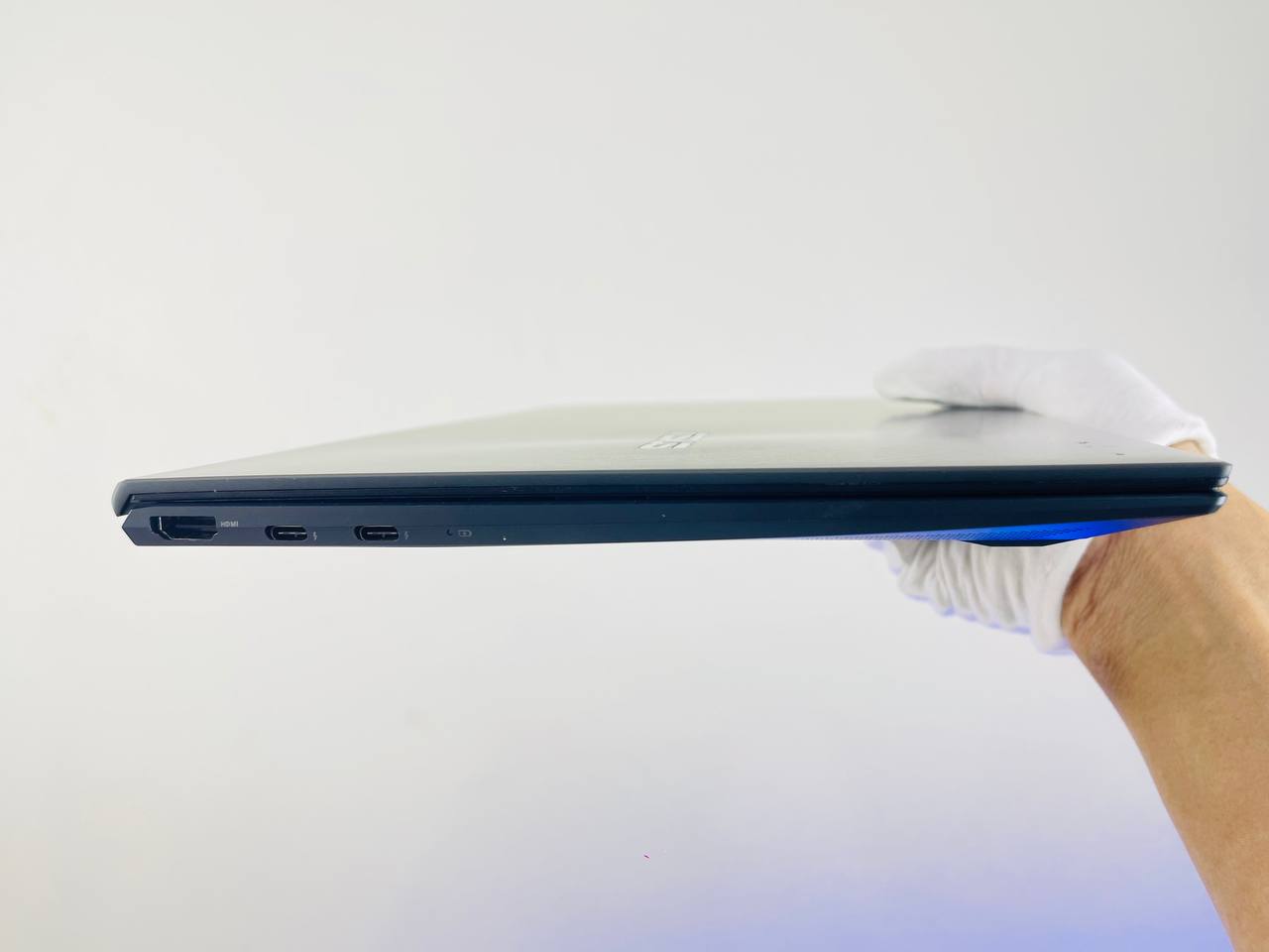 kích thước Asus Zenbook UX425EA