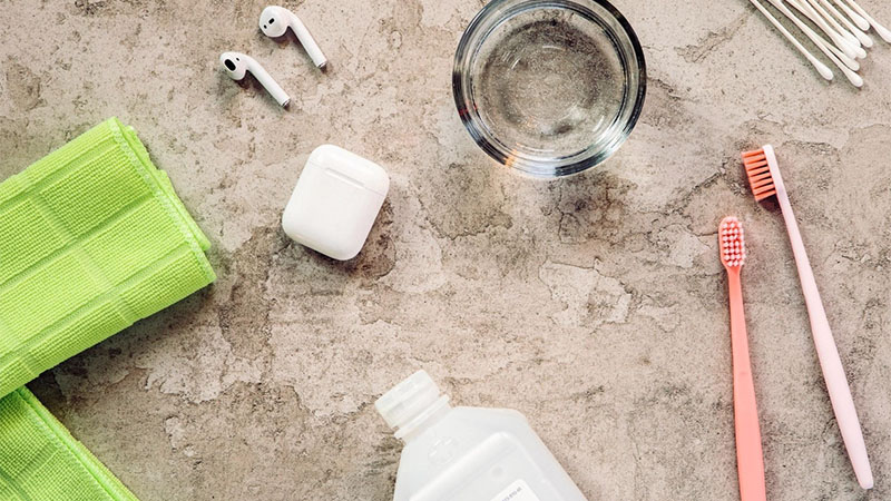 Lưu ý cách vệ sinh tai nghe AirPods tại nhà
