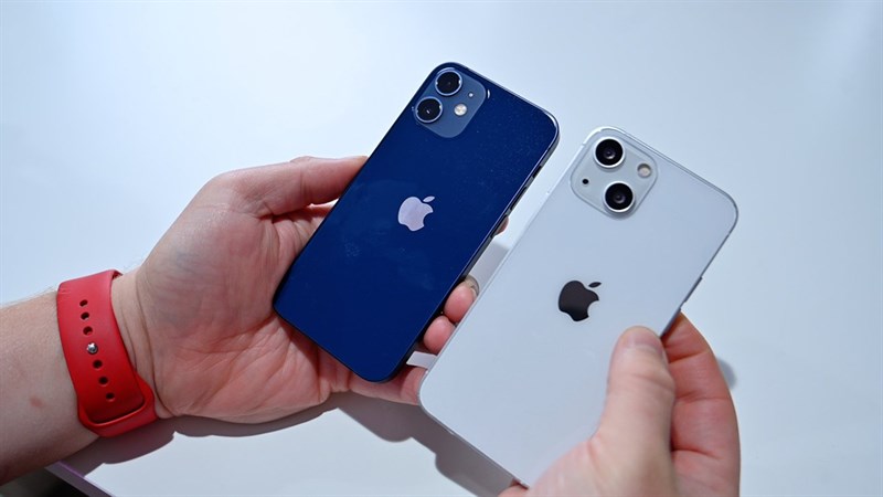 Thiết kế iPhone 12 và iPhone 13