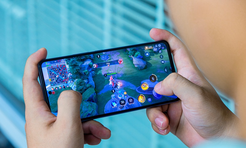 chơi game trên vivo V27e cũ