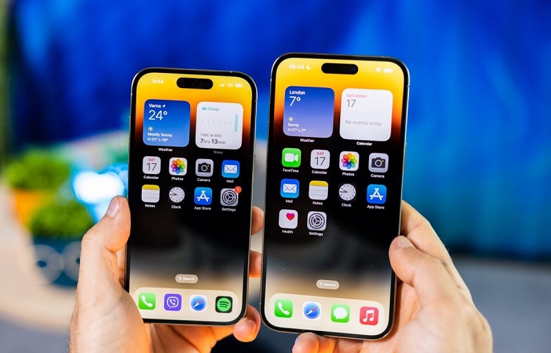 giá iPhone 15 Pro với iPhone 15 Pro Max