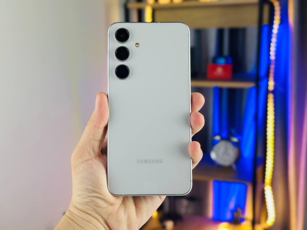  Samsung Galaxy S24 FE có tới 3 camera chất lượng