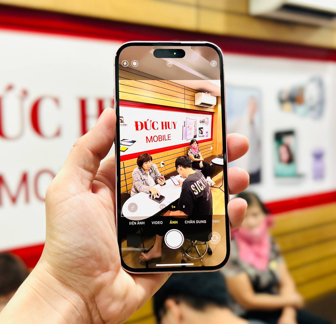 chụp ảnh trên iPhone 15 128GB VN/A cũ 