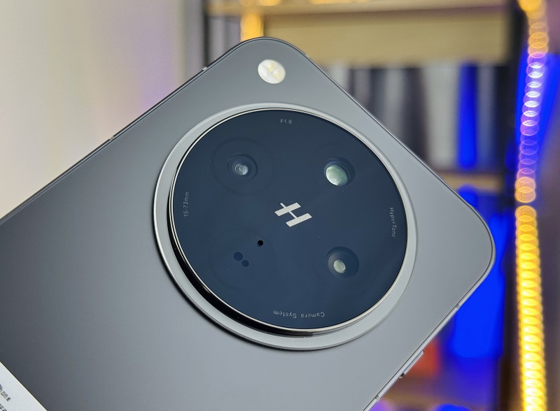 OPPO Find X8 có 3 camera xịn sò