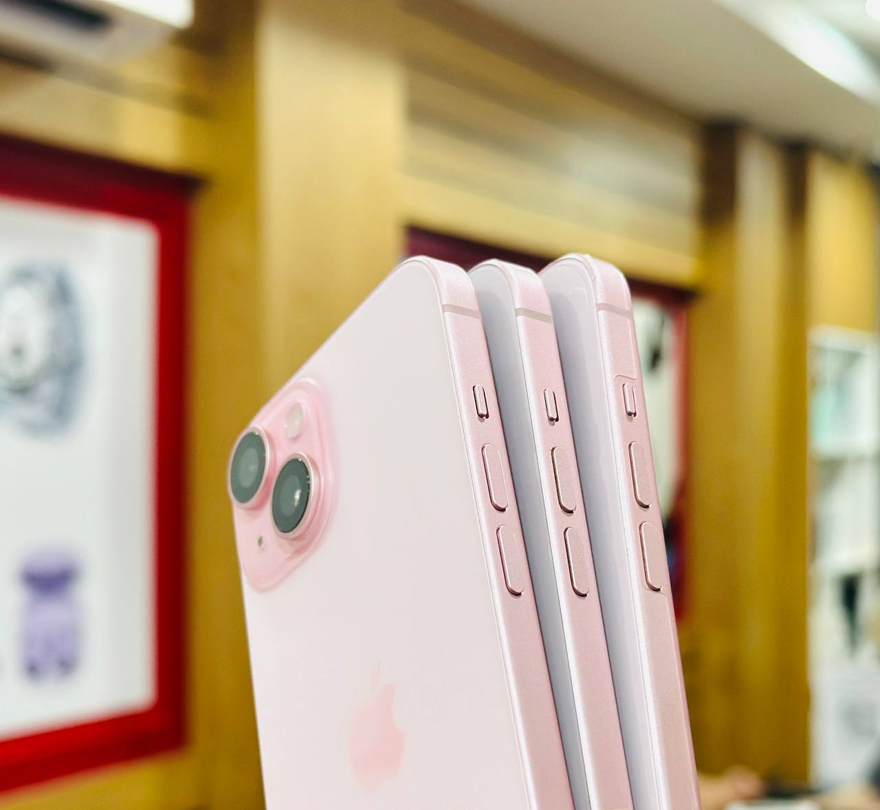 góc cạnh của iPhone 15 128GB VN/A cũ 