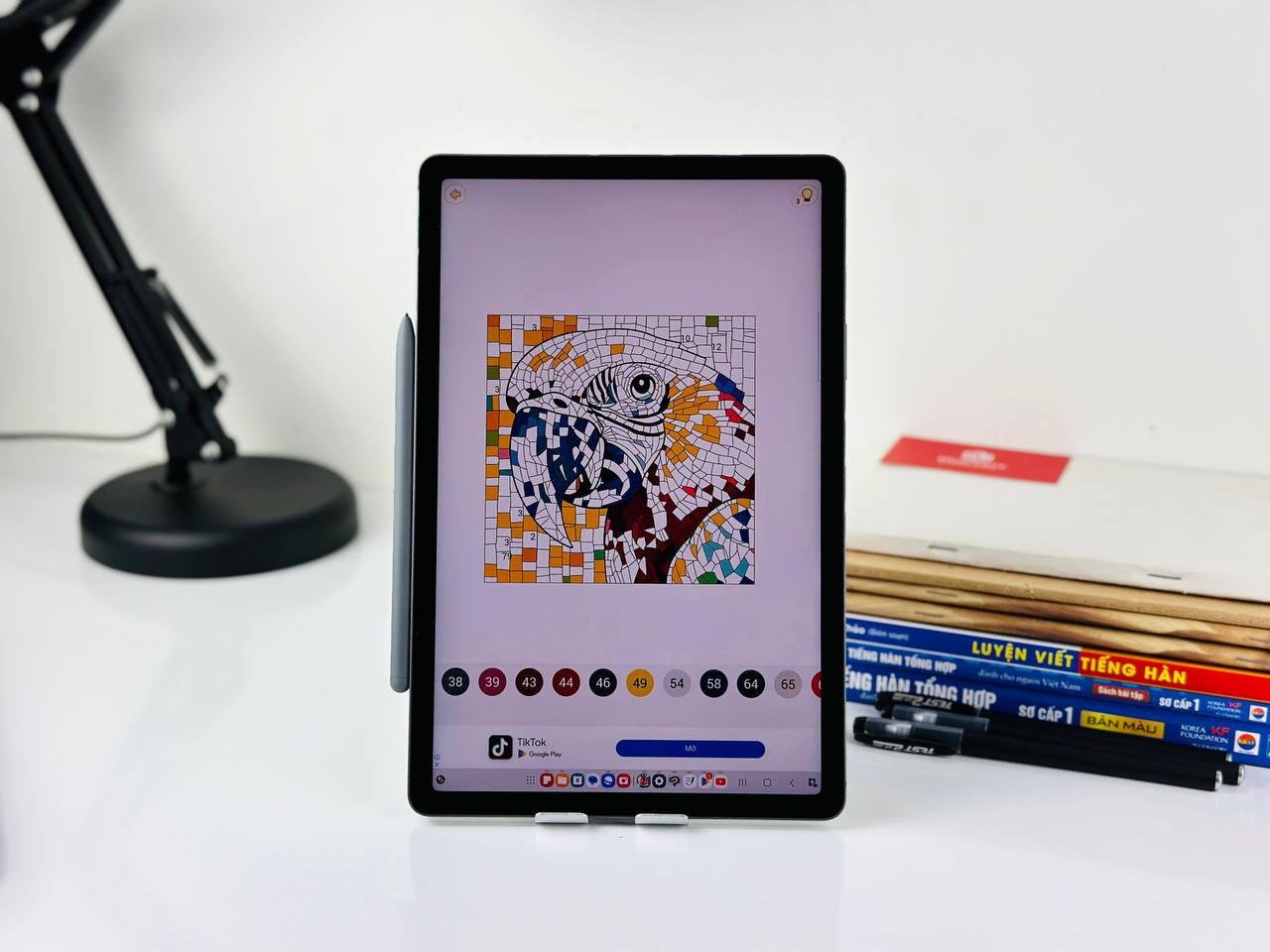 Hiệu năng mạnh mẽ cùng chip Exynos 1380 8 nhân và dung lượng 256GB