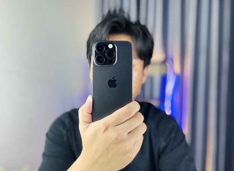 iPhone 16 Pro 256GB thiết kế