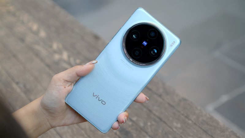 Vivo X100 Pro sở hữu thiết kế sang trọng