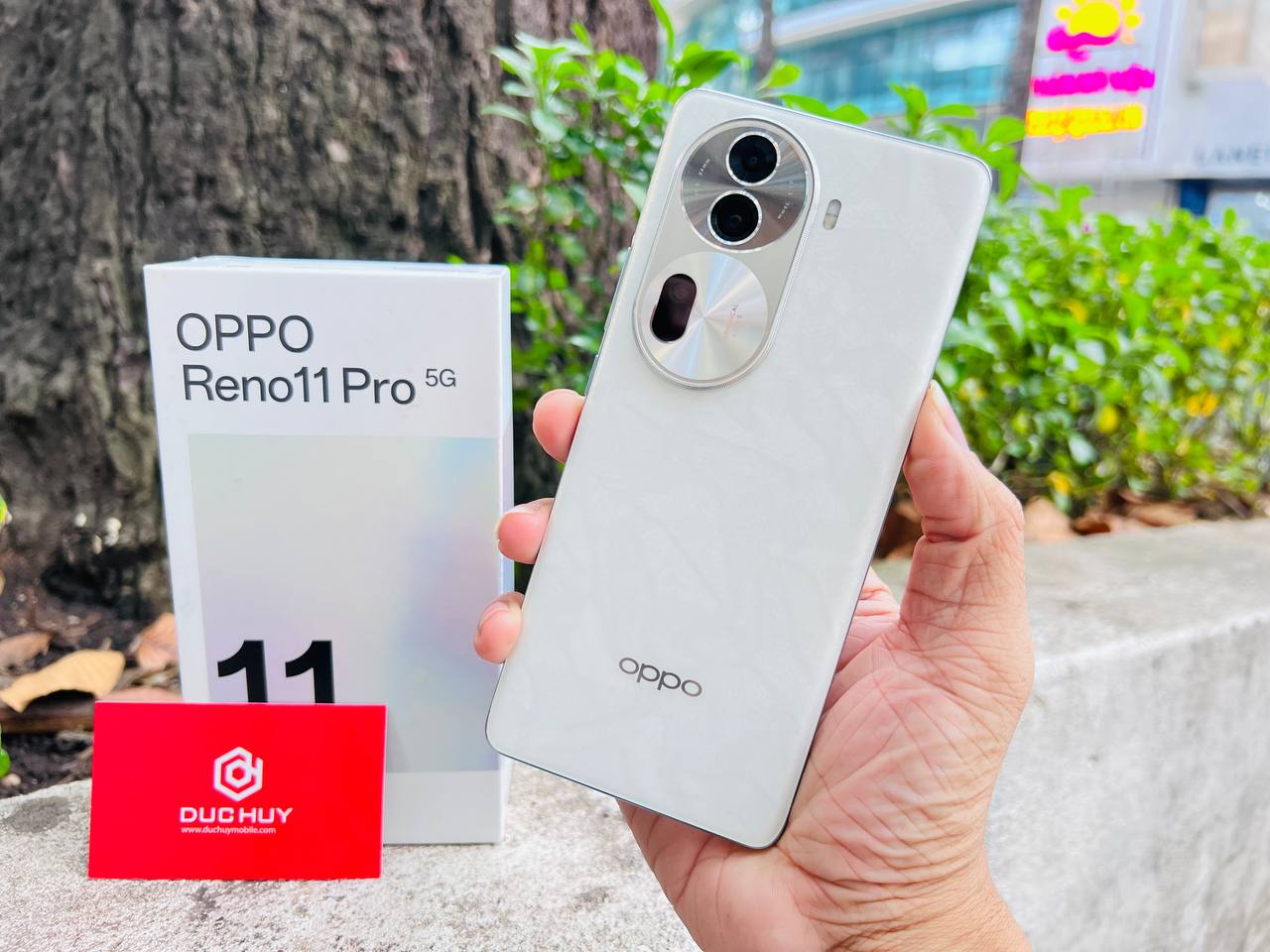 trên tay Oppo Reno11 Pro 5G màu trắng cực đẹp
